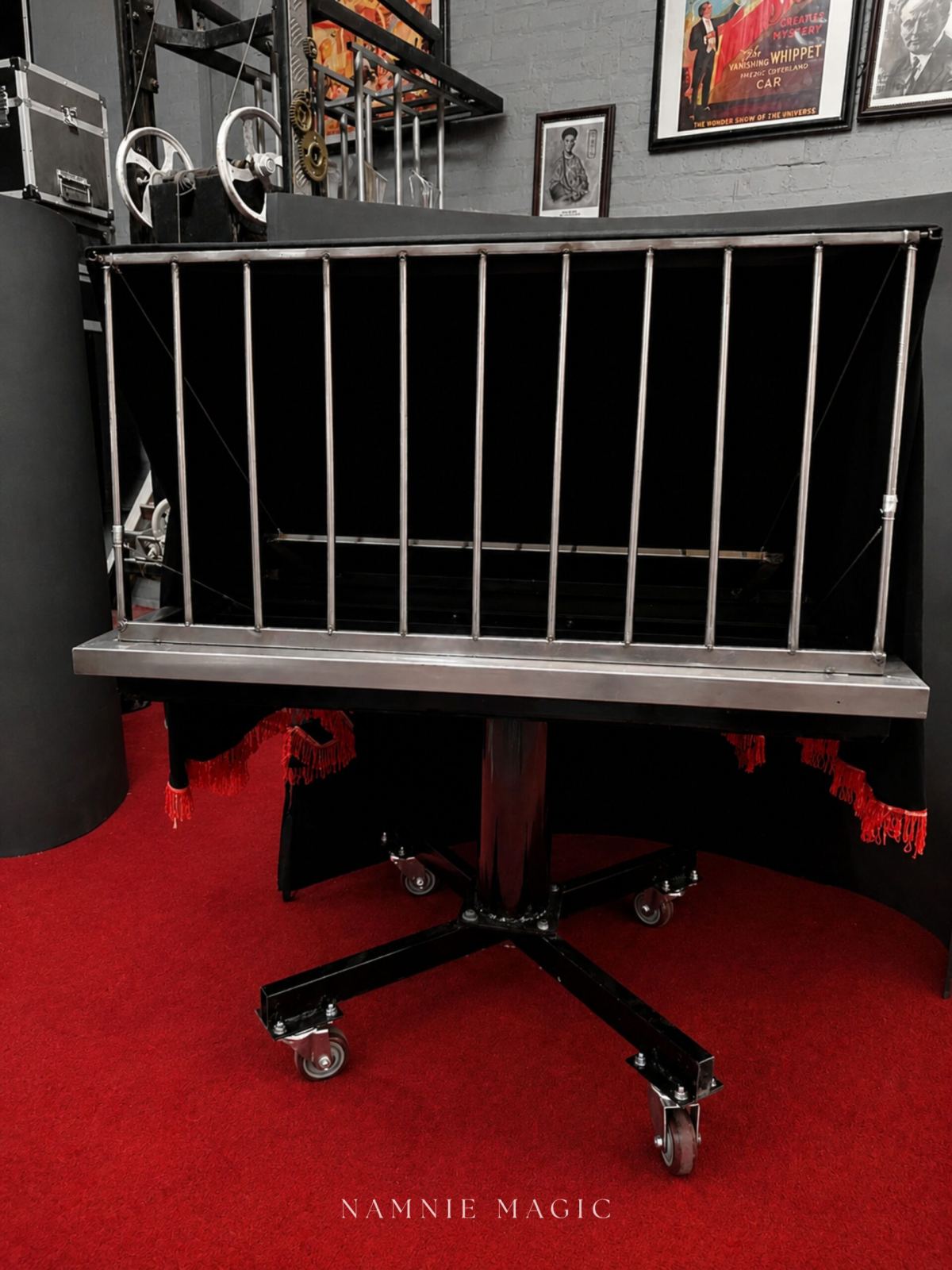 DOVE CAGE TO LADY – New magic tricks