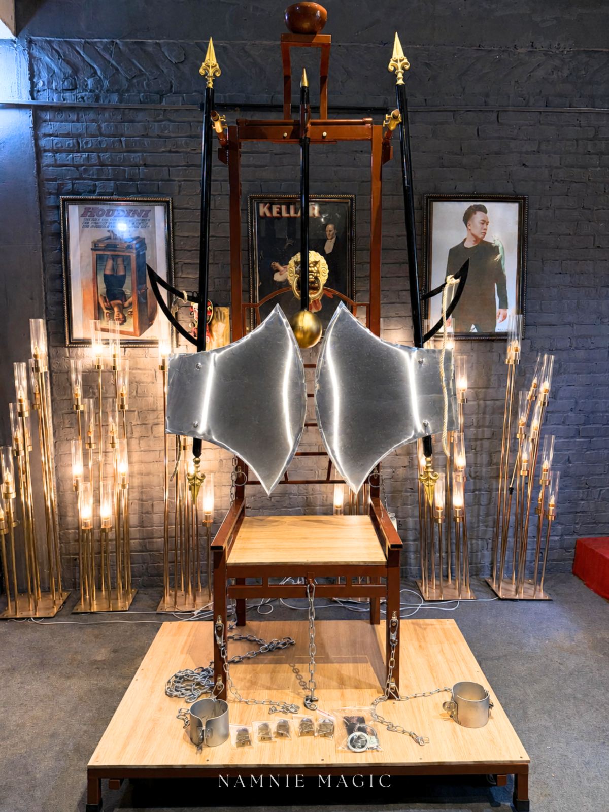 DOUBLE AXE ESCAPE™ ILLUSION - NamNie Magic – Trucos de magia nuevos – photo 4