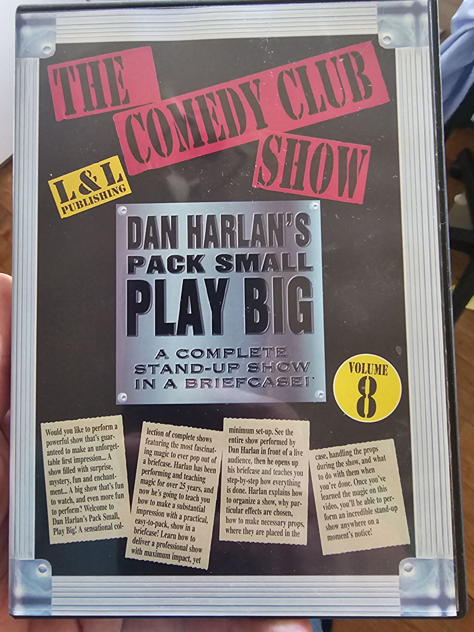 The Comedy Club Show by Dan Harlan – Used magic tricks – photo 1