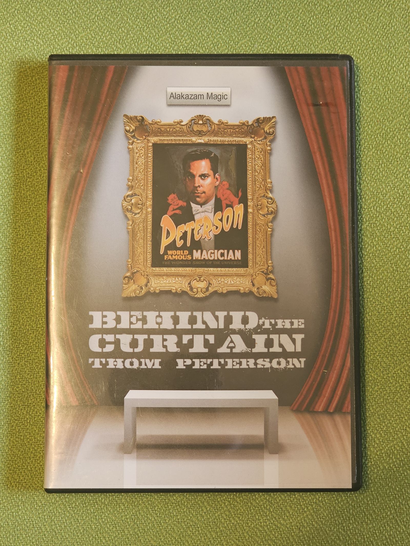 Behind the Curtain Thom Peterson – Trucos de magia de segunda mano